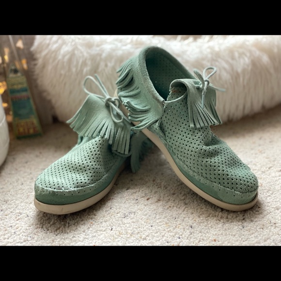 Minnetonka Mint Venice Perforated Bootie - Picture 5 of 9